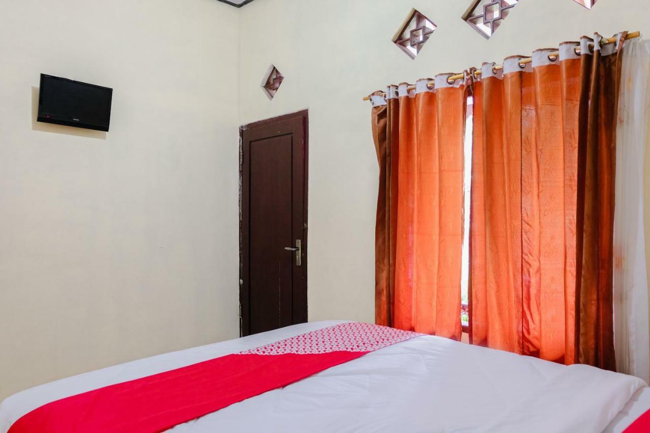 Licin Oyo 1415 Ijen Residence מראה חיצוני תמונה